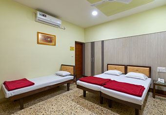 Wadikar bhakta Niwas , Kolhapur